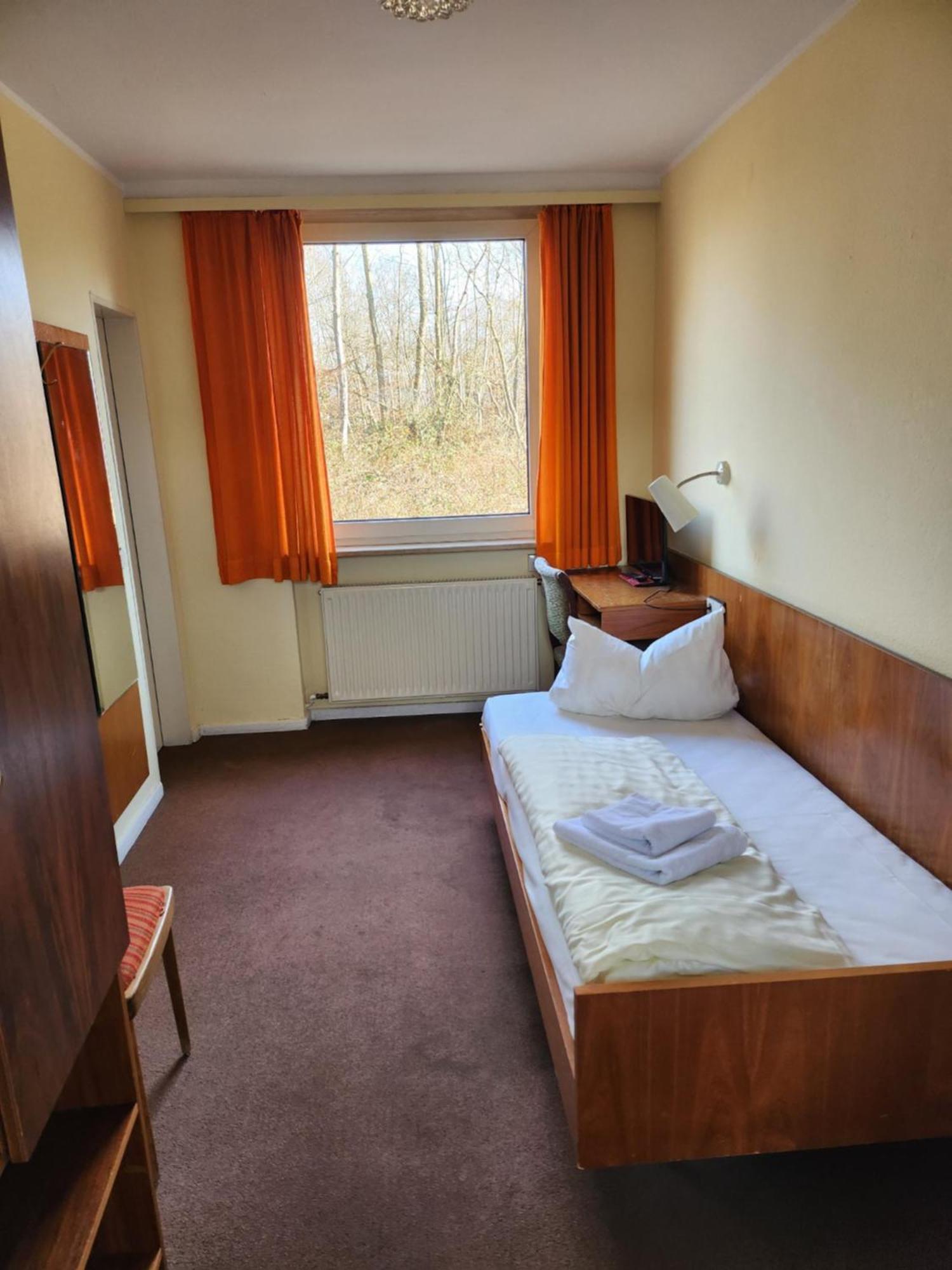 Autobahn Hotel Pfungstadt Ost Eksteriør billede